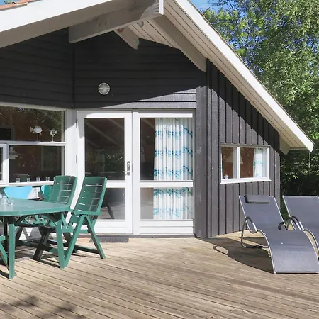 6 Person In Gedser-by Traum